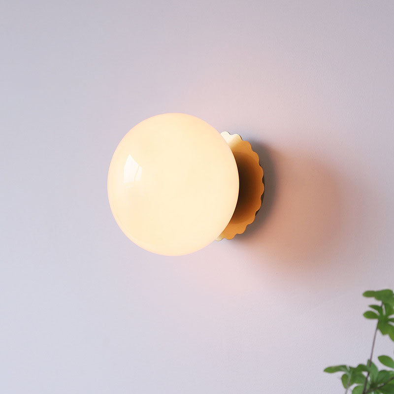 Moderne Wandlamp van Glas en IJzer – Verkrijgbaar in Roze, Beige en Wit