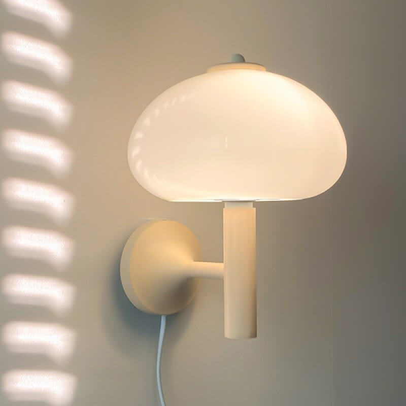 Moderne Wandlamp van Glas en IJzer – Milk White
