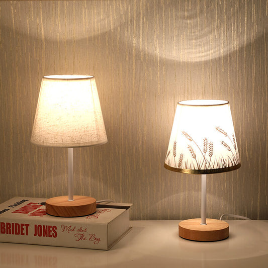Scandinavische Moderne Houten Tafellamp met Geïntegreerde LED – USB Plug-In