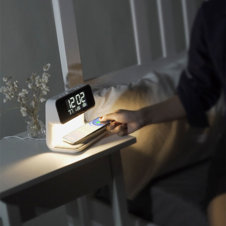 Lumio – Slimme 3-in-1 Nachttafel Lamp met Wekker & Draadloos Opladen