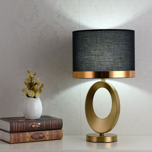 Moderne Tafellamp – Zwart, Wit of Goud met Stoffen Kap en E26 Fitting
