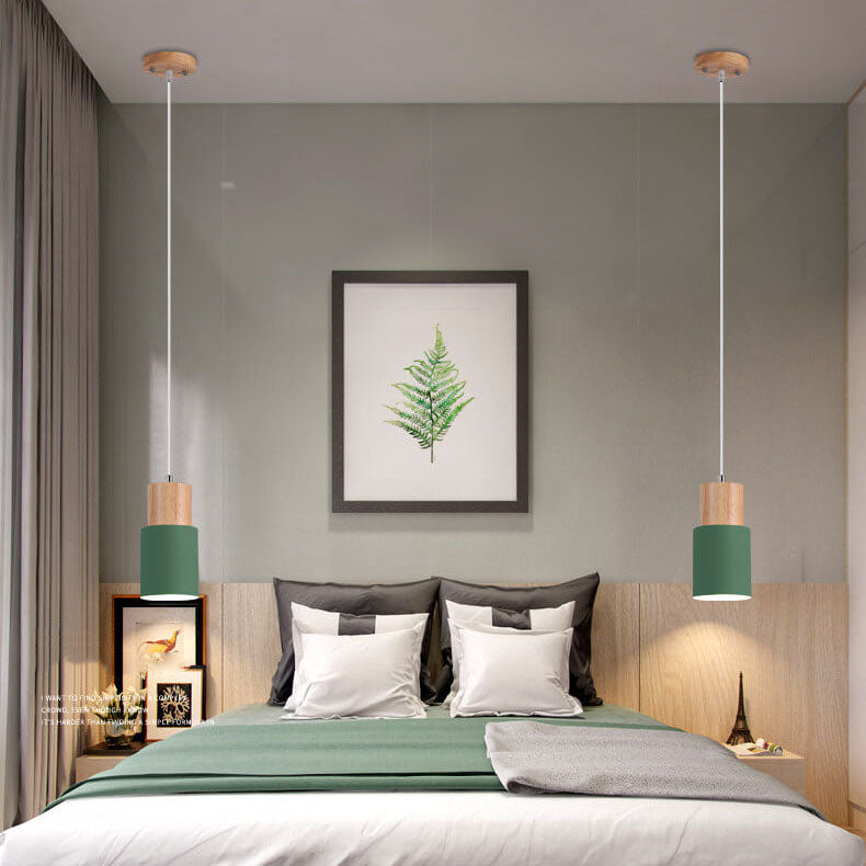 Moderne Hanglamp van Metaal en Hout met Kleurrijk Design