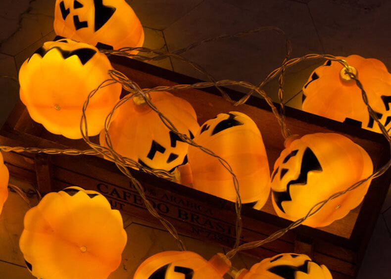 Halloween Gele LED Sfeerverlichting – 24V String Light (10 of 20 lampjes)