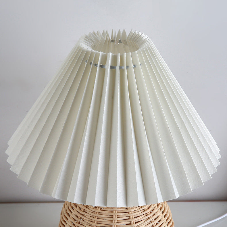 Scandinavische Tafellamp met Stoffen Kap – USB & Oneindig Dimbaar