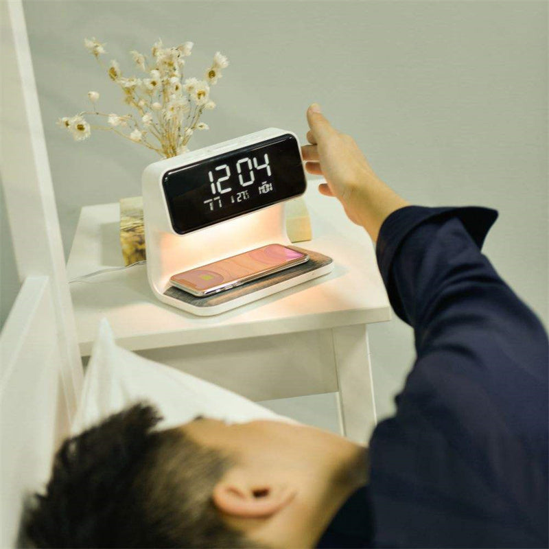 Lumio – Slimme 3-in-1 Nachttafel Lamp met Wekker & Draadloos Opladen