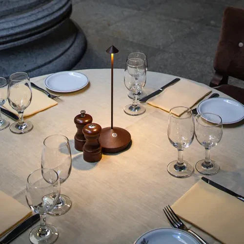 Cassia – Minimalistische Tafellamp met Dimbare LED & Draadloos Design