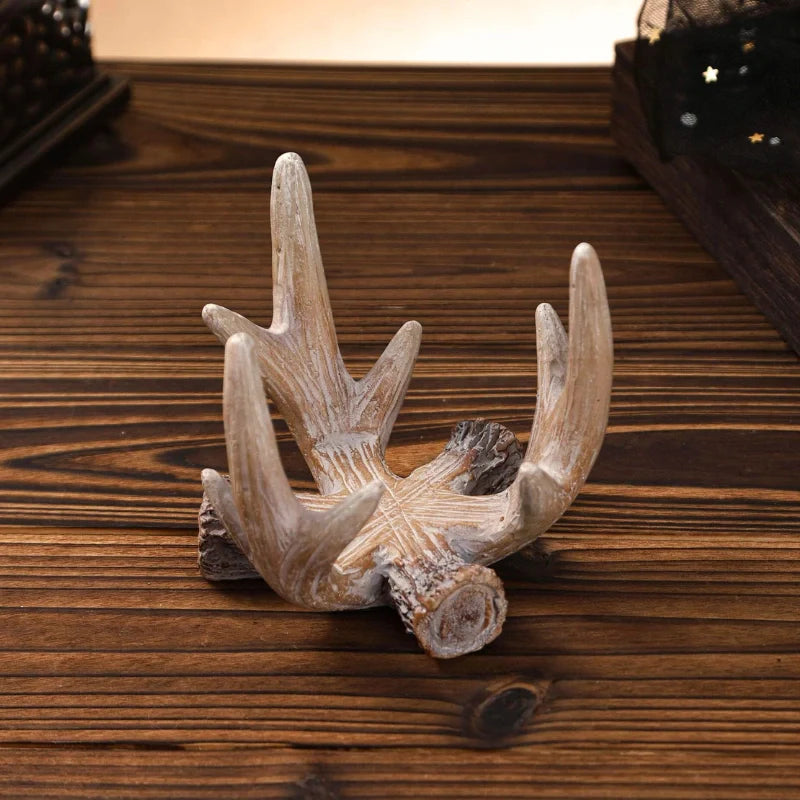 Freja – Herten Kandelaar in Sculpturaal Design