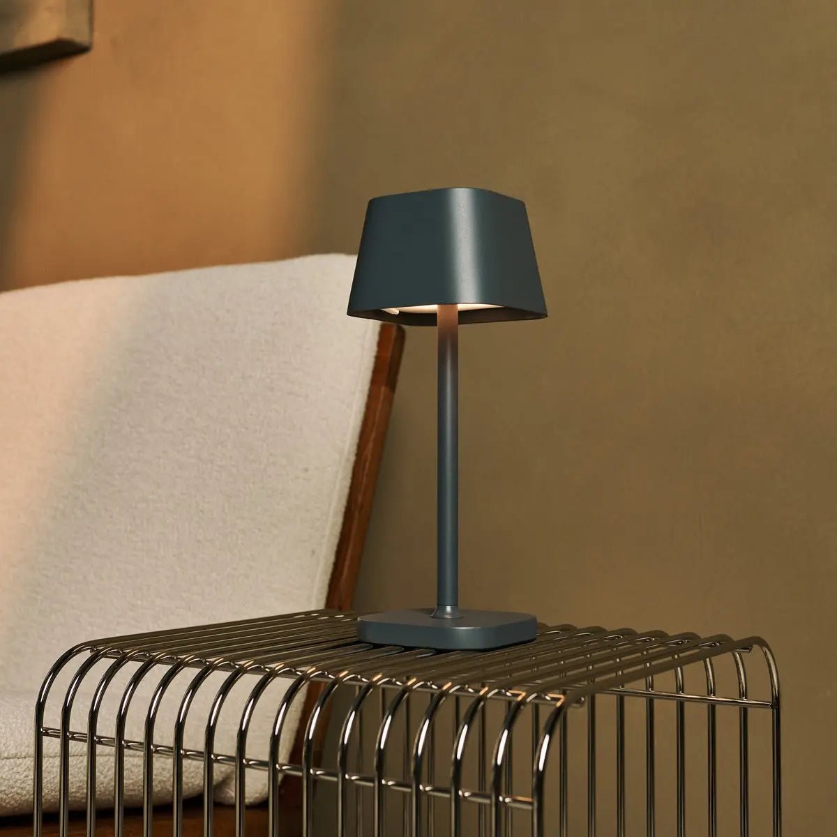 Lumio - Stone draadloze metalen tafellamp met 3 lichtstanden