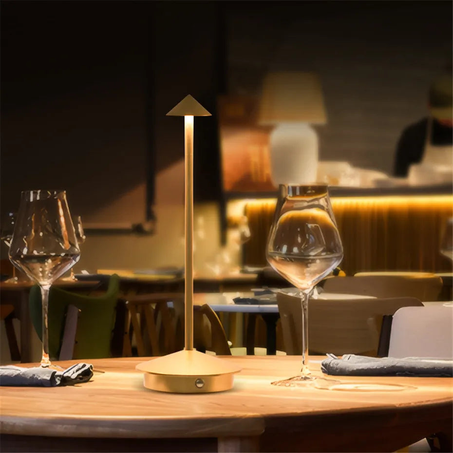 Cassia – Minimalistische Tafellamp met Dimbare LED & Draadloos Design