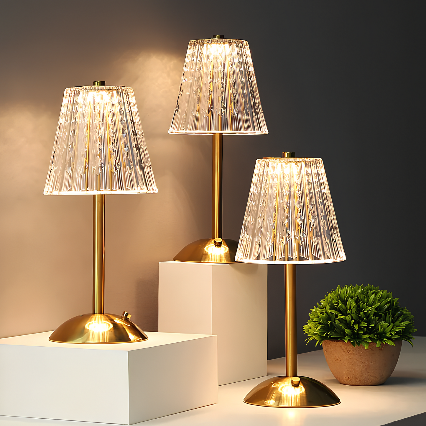 Lumio - Gouden kristallen draadloze tafellamp met touch-dimming