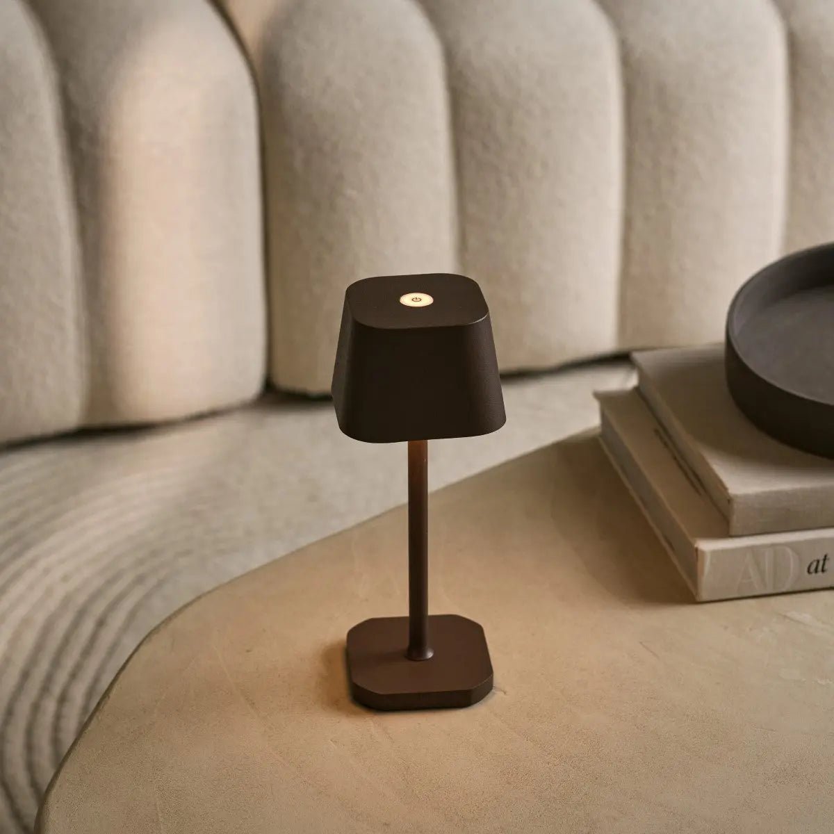 Lumio - Scandinavian Brown draadloze metalen tafellamp met 3 lichtstanden