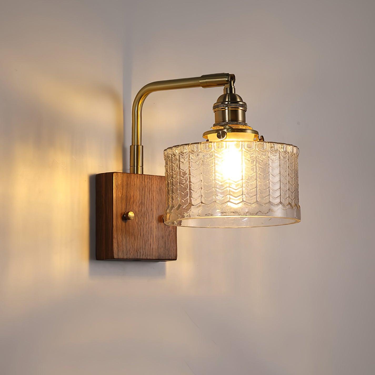 Coral – Groene Wandlamp met Houten Basis & Glazen Kap