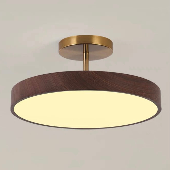 Fjell – Scandinavische Plafondlamp met Houtlook & Goudkleurig Montuur