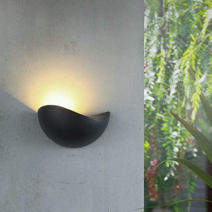 Lumio - Minimalistische halfronde LED-wandlamp van aluminium in wit en goud