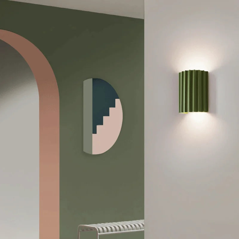 Lumio - Moderne hars wandlamp met LED-technologie voor een verfijnde sfeer