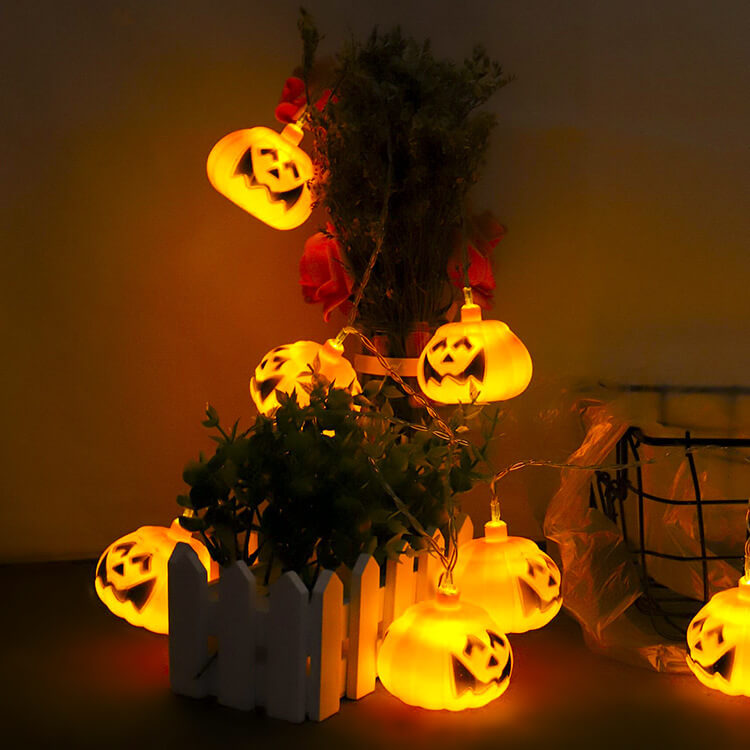 Halloween Gele LED Sfeerverlichting – 24V String Light (10 of 20 lampjes)