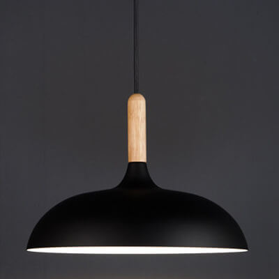 Kleurrijke Metalen Hanglamp met Houten Accent – Twee Maten
