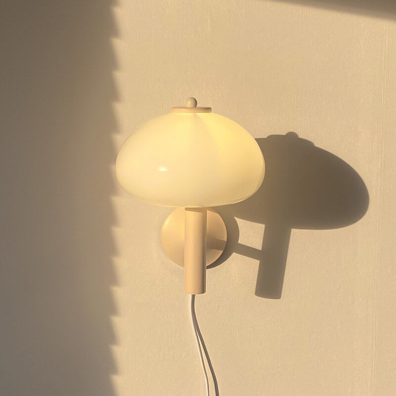 Moderne Wandlamp van Glas en IJzer – Milk White