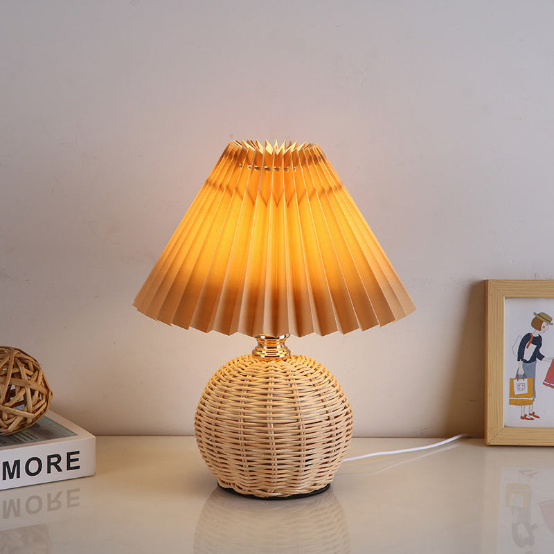 Scandinavische Tafellamp met Stoffen Kap – USB & Oneindig Dimbaar