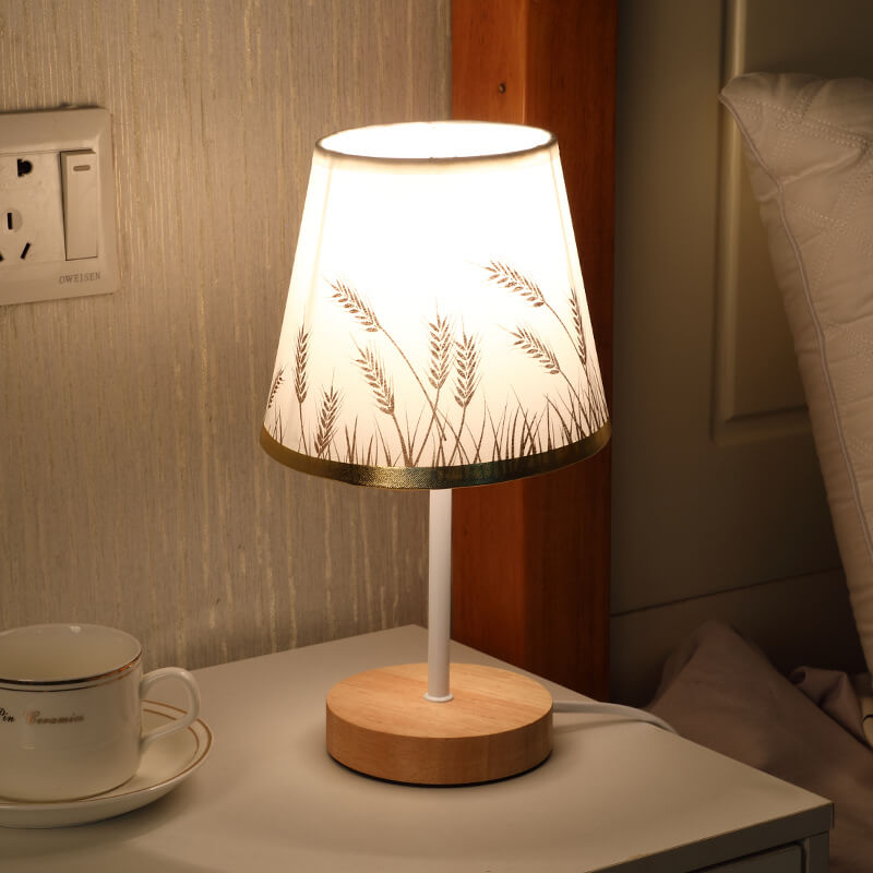 Scandinavische Moderne Houten Tafellamp met Geïntegreerde LED – USB Plug-In