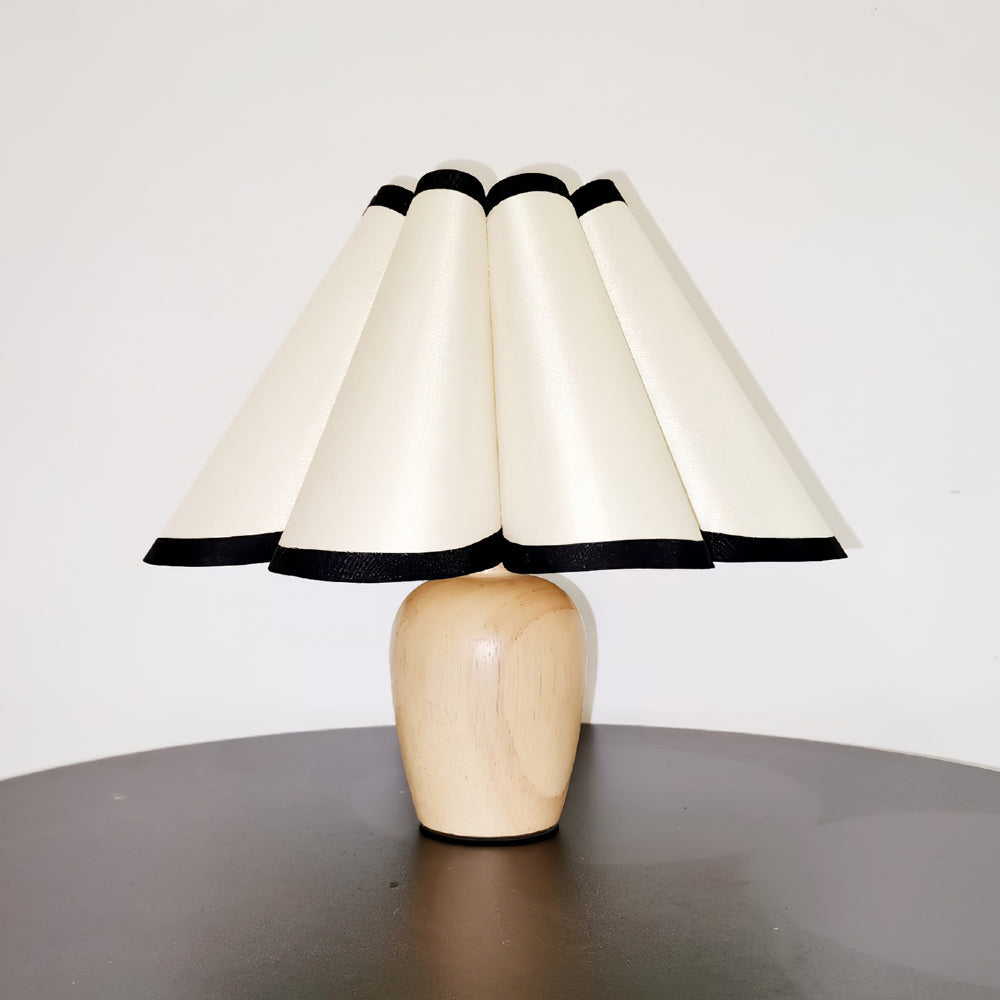 Lumio – Vintage Tafellamp met Houten Voet en Geribbelde Kap