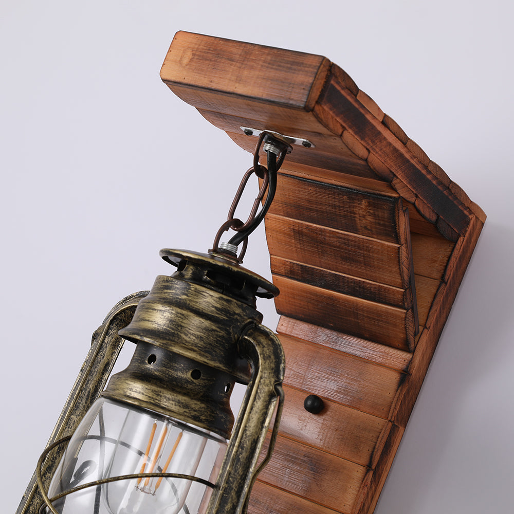 Lumio - Vintage wandlamp van hout en metaal in retro lantaarnstijl