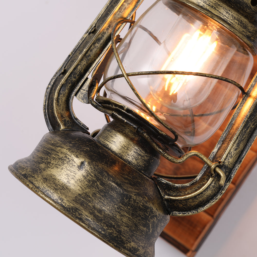 Lumio - Vintage wandlamp van hout en metaal in retro lantaarnstijl