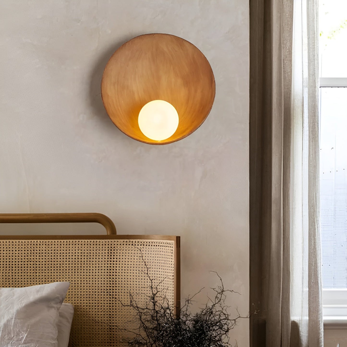 Lumio - Japandi wandlamp met melkglazen kap en houten details