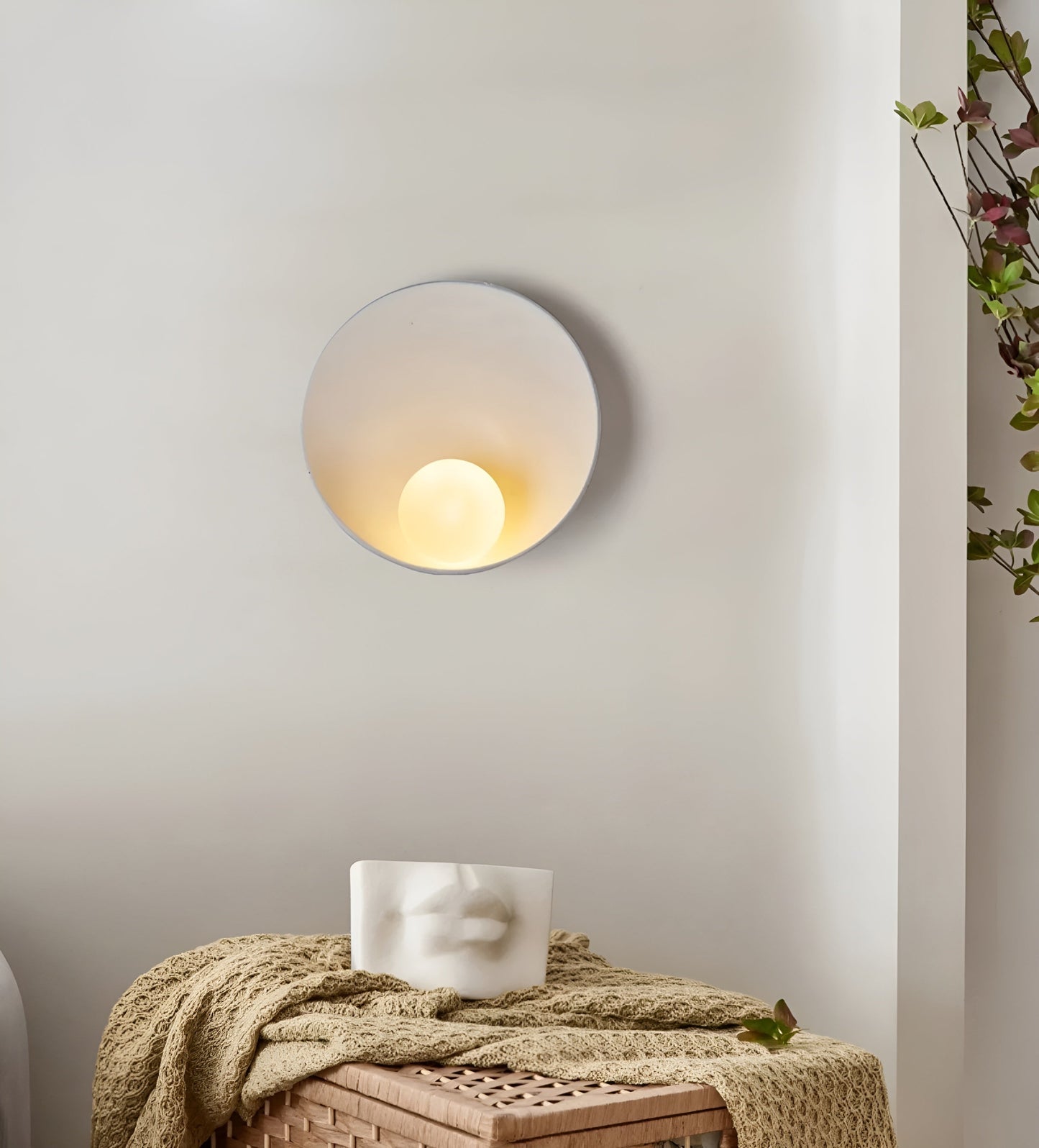 Lumio - Japandi wandlamp met melkglazen kap en houten details