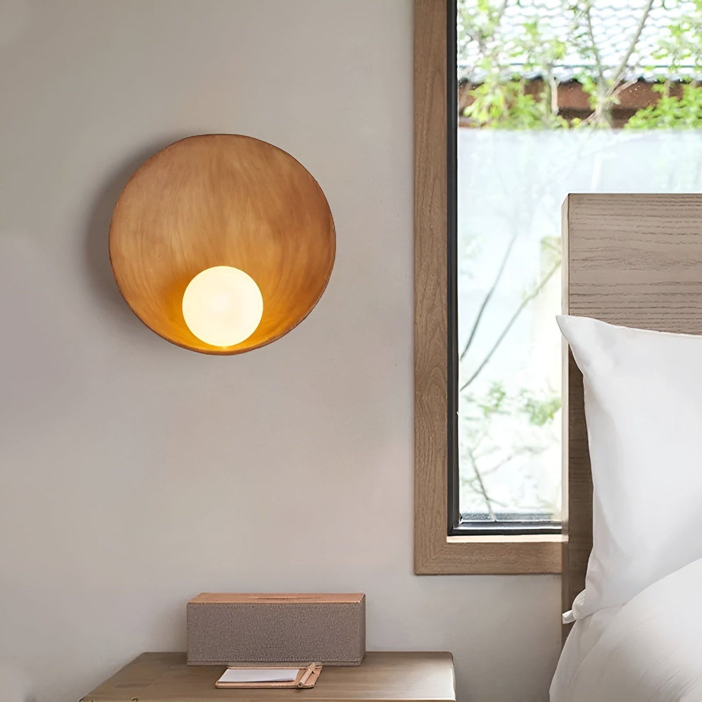 Lumio - Japandi wandlamp met melkglazen kap en houten details