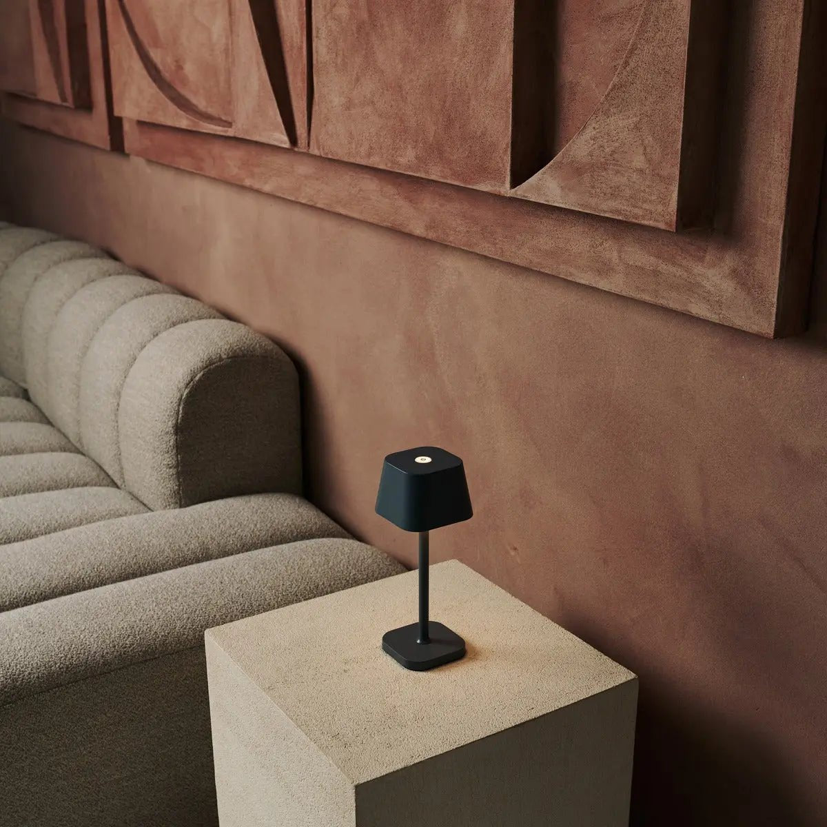 Lumio - Stone draadloze metalen tafellamp met 3 lichtstanden