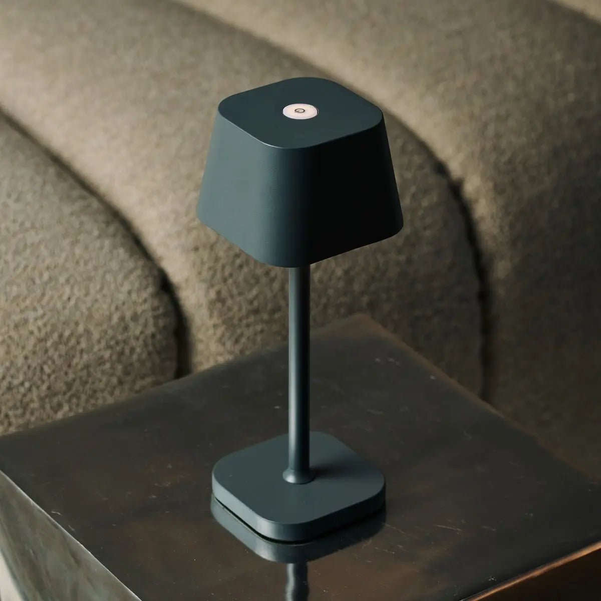 Lumio - Stone draadloze metalen tafellamp met 3 lichtstanden