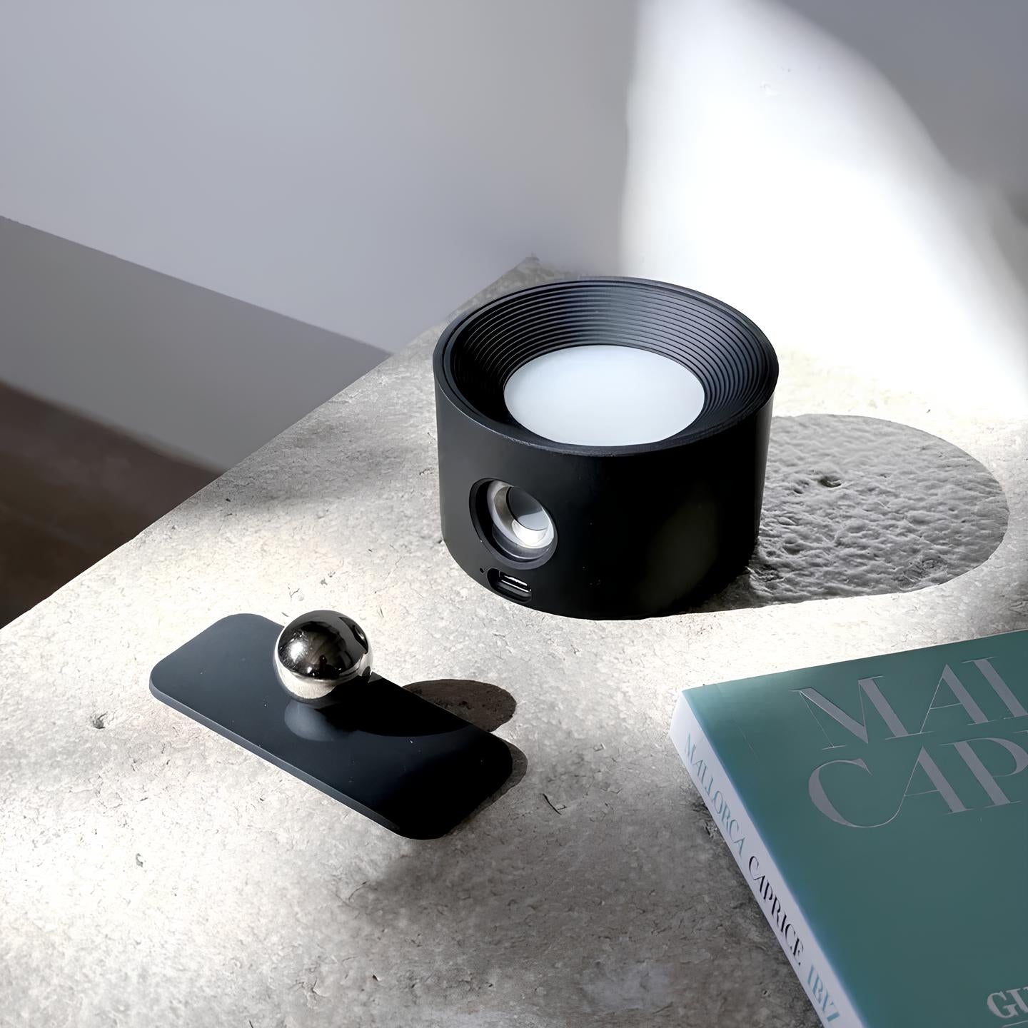 Lumio - Scandinavische draadloze wandlamp met 360° rotatie en dimfunctie