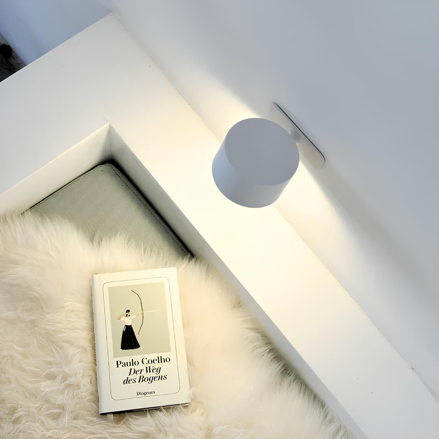 Lumio - Scandinavische draadloze wandlamp met 360° rotatie en dimfunctie