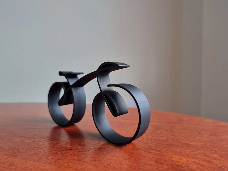 Lumio – Zwarte Minimalistische Fietssculptuur van Metaal