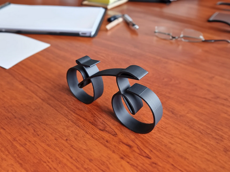 Lumio – Zwarte Minimalistische Fietssculptuur van Metaal