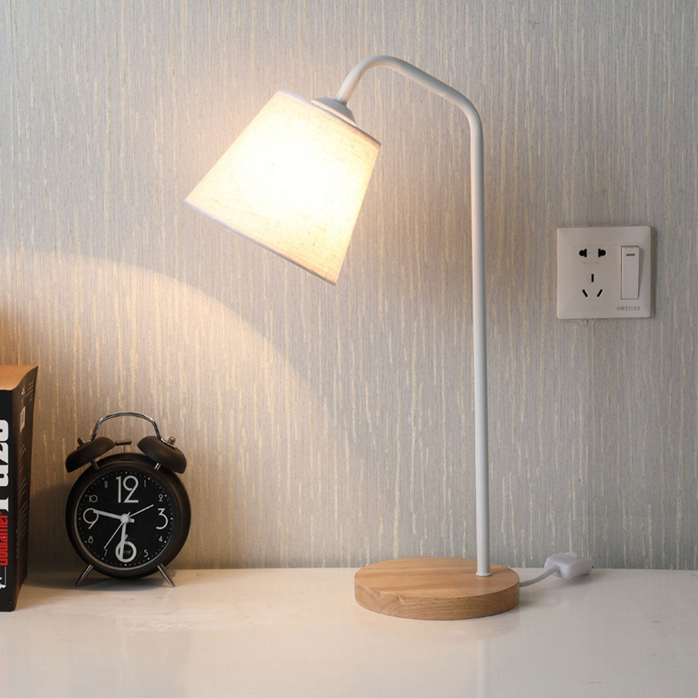 Moderne Tafellamp van Linnen, Metaal en Hout – Geïntegreerde LED met USB/Plug-In