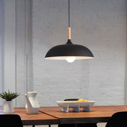 Kleurrijke Metalen Hanglamp met Houten Accent – Twee Maten