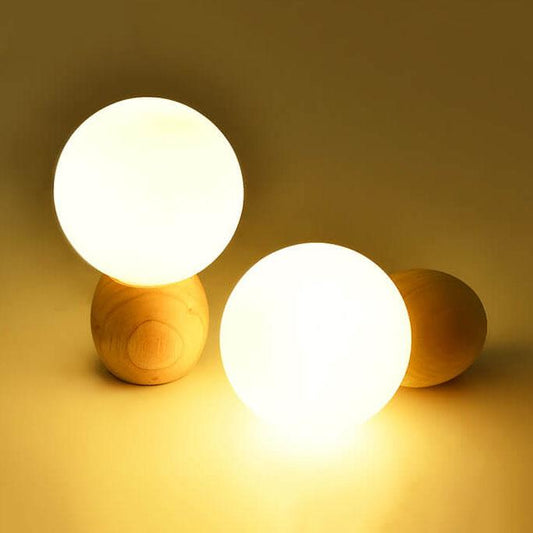Moderne Houten Tafellamp met Glazen Kap in Scandinavisch Design
