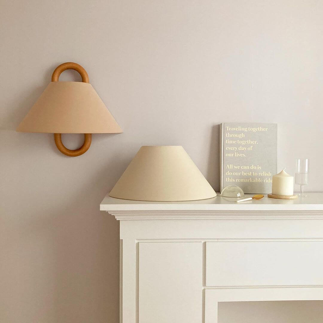 Moderne Houten Wandlamp met Stoffen Kap