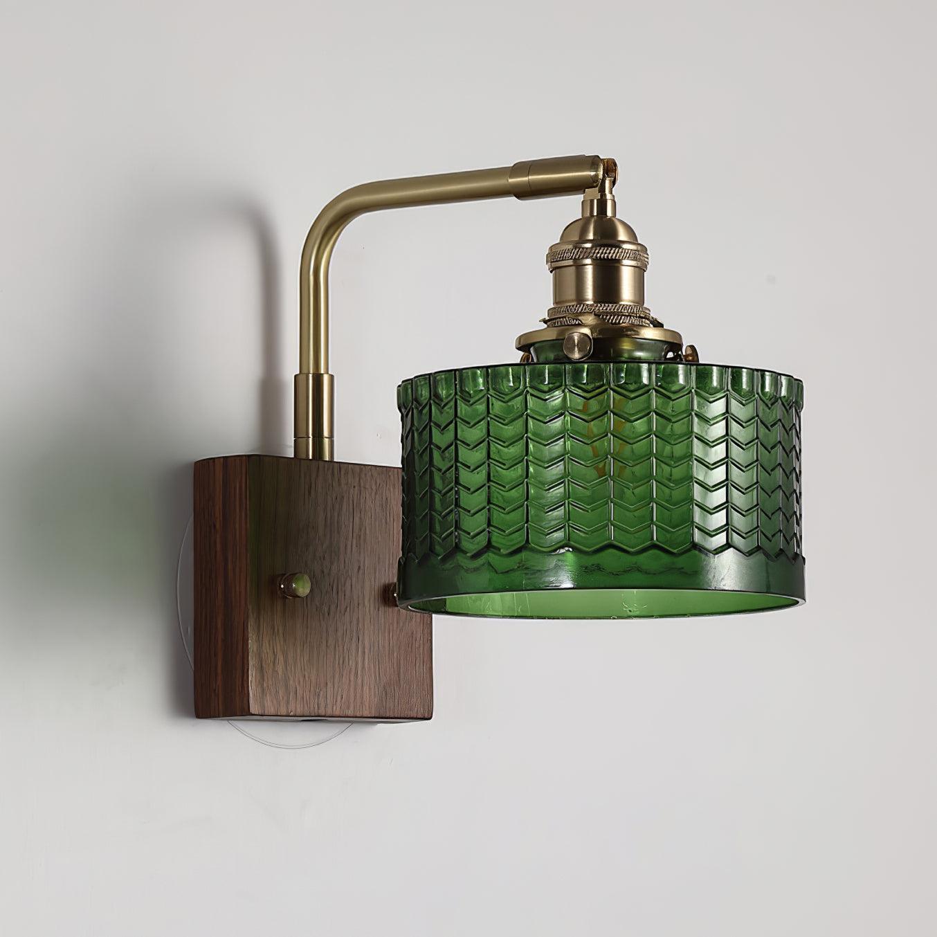 Coral – Groene Wandlamp met Houten Basis & Glazen Kap