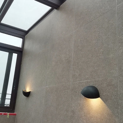 Lumio - Minimalistische halfronde LED-wandlamp van aluminium in wit en goud