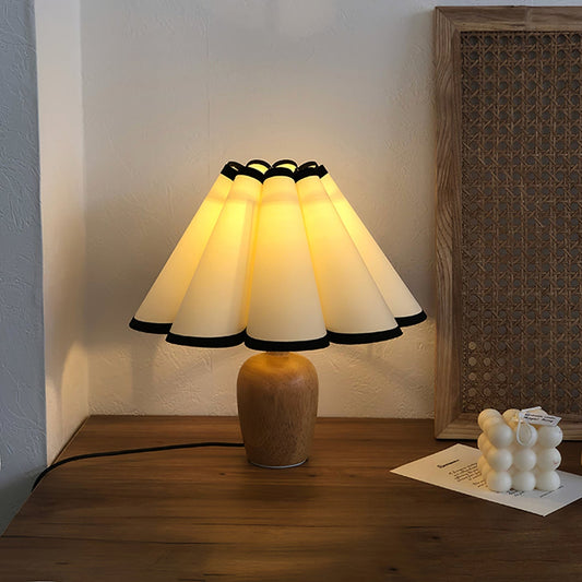 Lumio – Vintage Tafellamp met Houten Voet en Geribbelde Kap