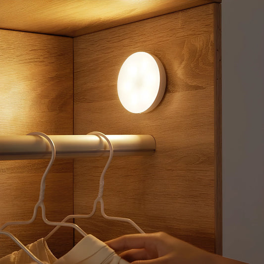 Lumio - Minimalistische Japandi wandlamp met 360° rotatie
