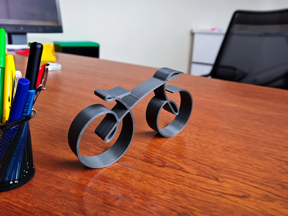 Lumio – Zwarte Minimalistische Fietssculptuur van Metaal